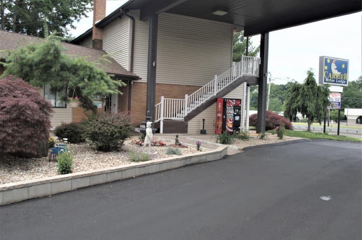 Carrier Motor Lodge