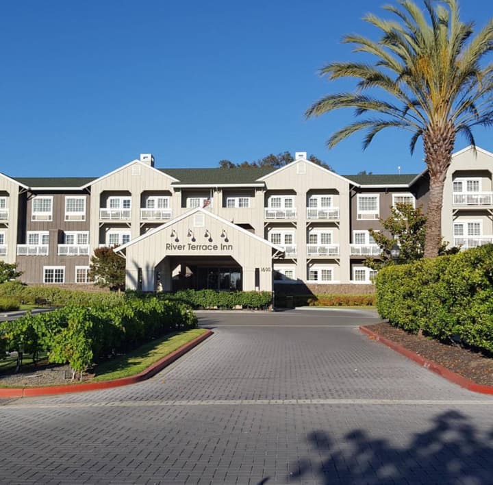 River Terrace Inn