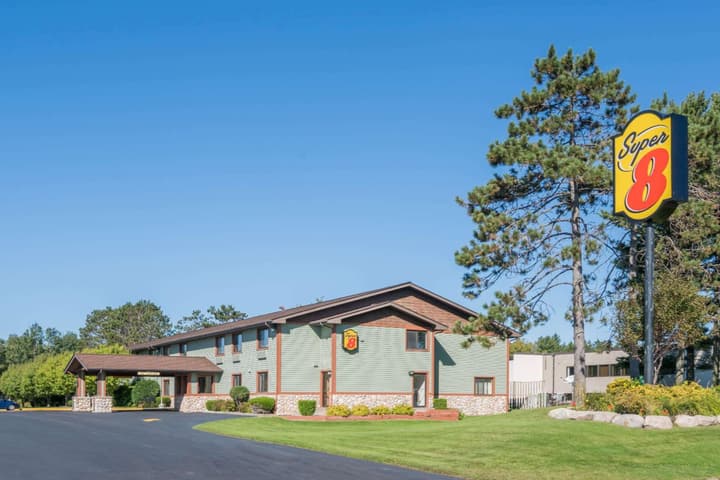 Super 8 by Wyndham Baxter/Brainerd Area