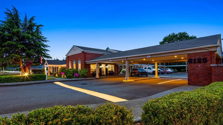 Best Western Lakewood- Historic Landmark