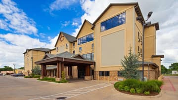 Best Western PLUS Cimarron Hotel & Suites