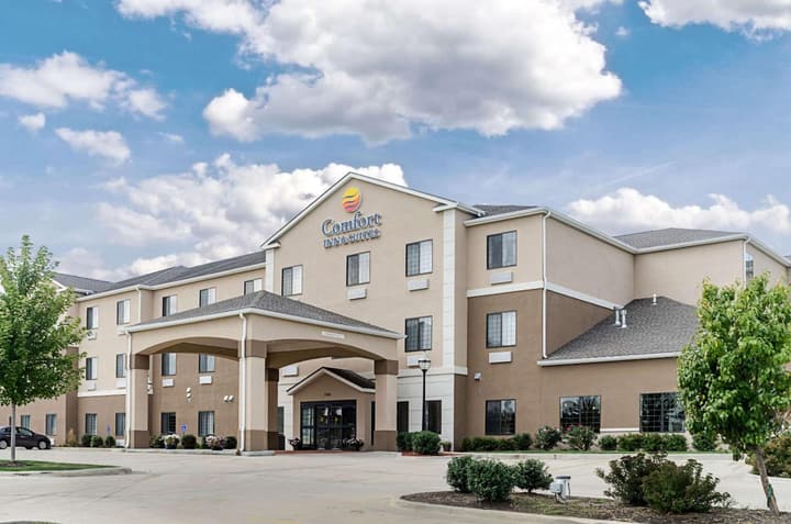 Comfort Inn & Suites Lawrence - University Area