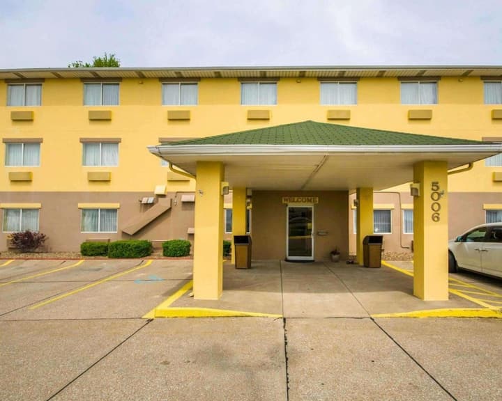 Quality Inn Evansville Eastland Area