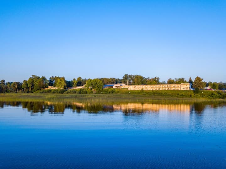 Terrace Bay Hotel - Lakefront