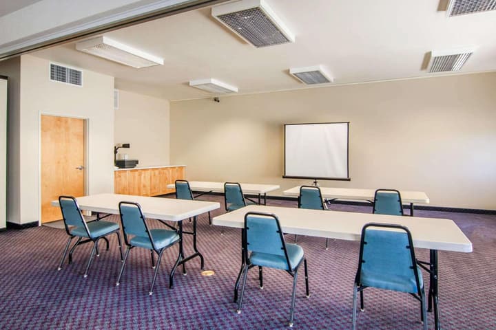 Cottage Grove Inn