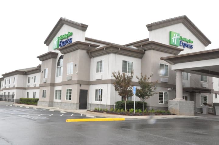 Holiday Inn Express & Suites Jackson by IHG