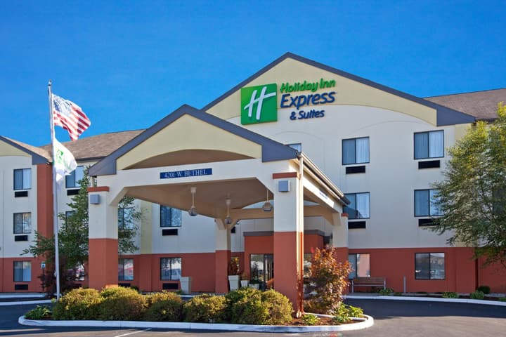 Muncie Place Hotel & Suites