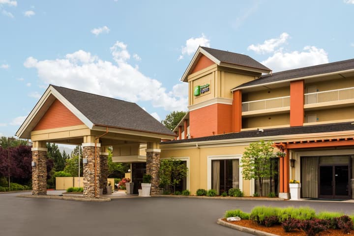 The Lodge at Roseburg
