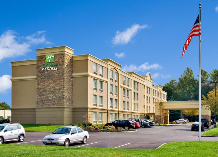 Holiday Inn Express & Suites West Long Branch - Eatontown by IHG