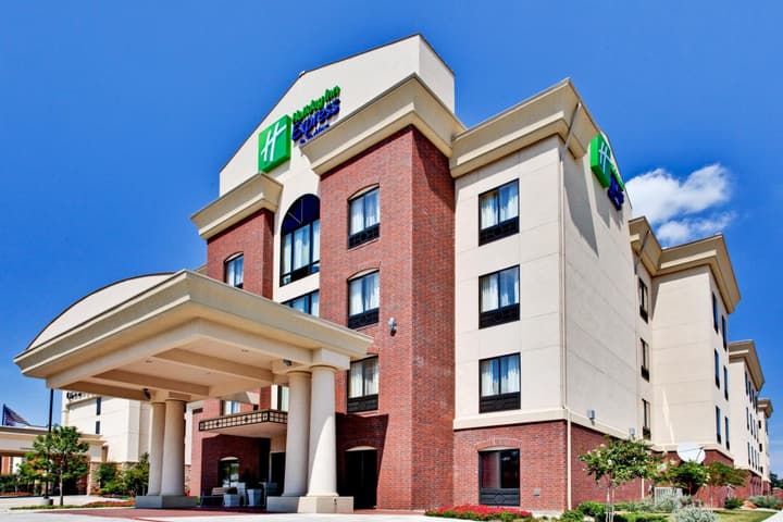 Holiday Inn Express Hotel & Suites DFW West - Hurst by IHG