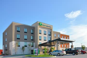 Holiday Inn Express & Suites Oklahoma City Mid - Arpt Area by IHG