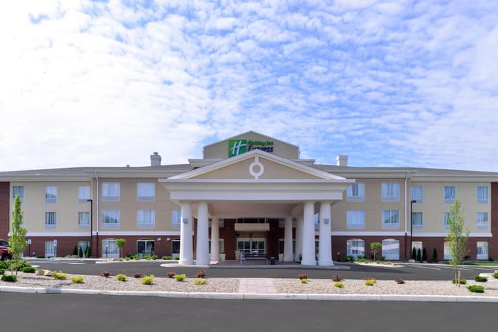 Holiday Inn Express & Suites Ironton by IHG