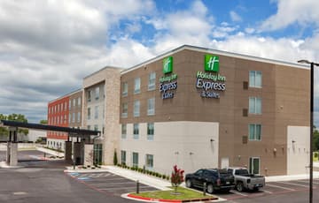 Holiday Inn Express & Suites Tulsa South - Woodland Hills by IHG