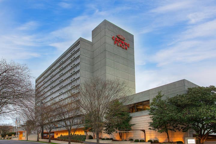 Crowne Plaza Knoxville Downtown University by IHG