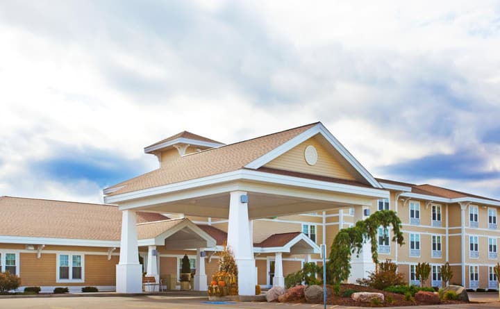 Holiday Inn Express & Suites Iron Mountain by IHG