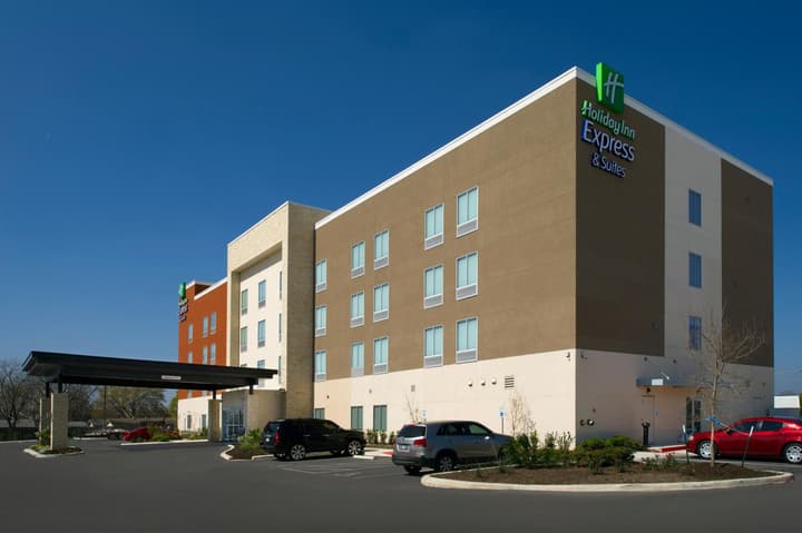Holiday Inn Express & Suites New Braunfels by IHG