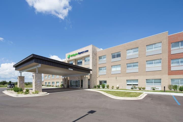 Holiday Inn Express & Suites - Gaylord by IHG