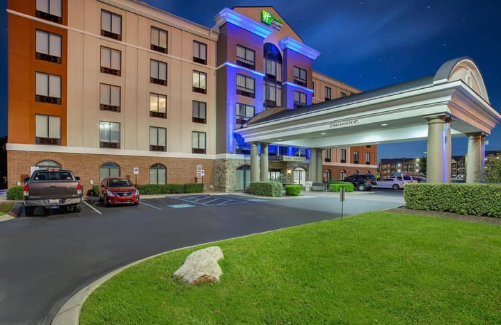 Holiday Inn Express & Suites Lebanon-Nashville Area by IHG
