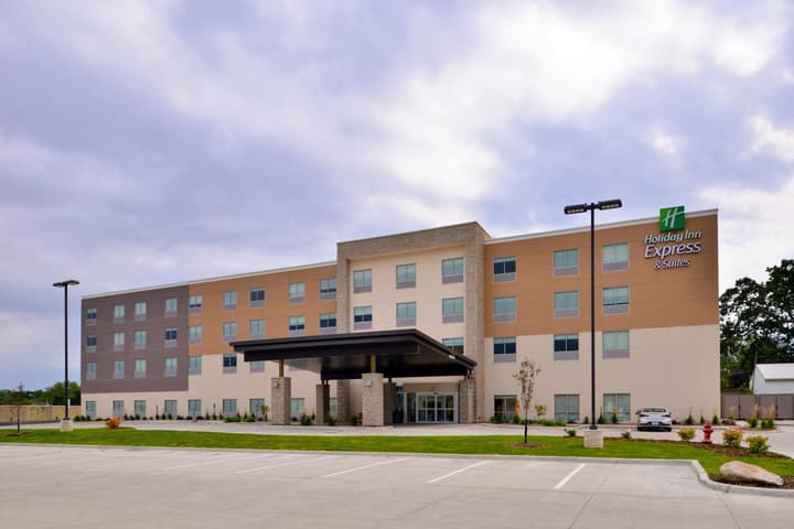 Holiday Inn Express & Suites - Ottumwa by IHG