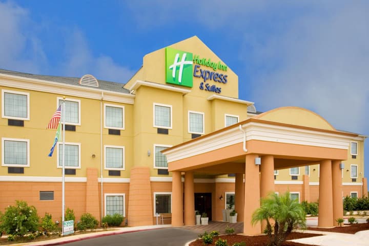 Holiday Inn Express & Suites - Jourdanton-Pleasanton by IHG