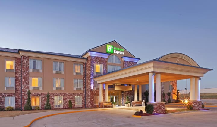 Holiday Inn Express Hotels & Suites Mountain Home by IHG