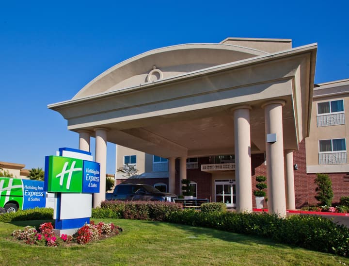 Holiday Inn Express & Suites Sacramento NE Cal Expo by IHG