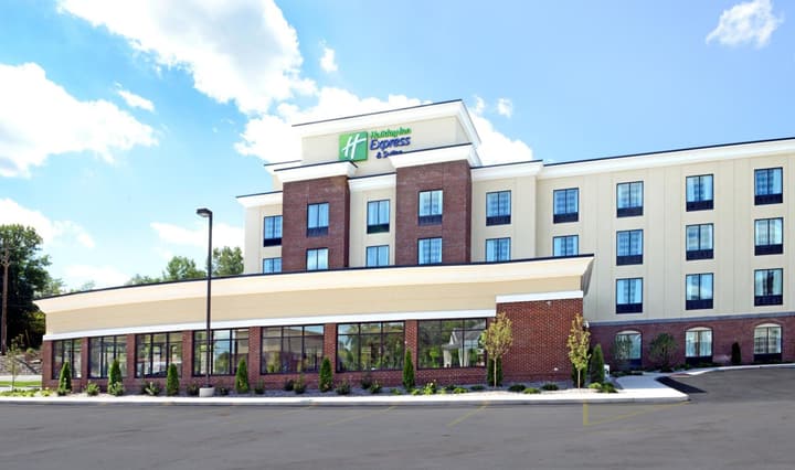 Holiday Inn Express & Suites Geneva Finger Lakes by IHG