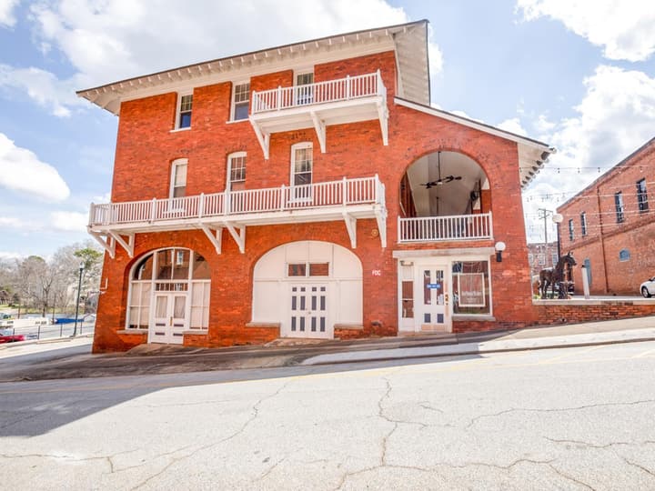 The Belmont Inn by OYO
