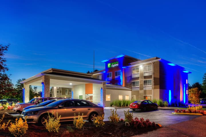Holiday Inn Express Newberg - Wine Country by IHG