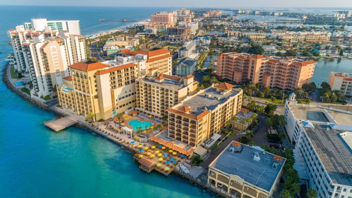 Holiday Inn & Suites Clearwater Beach by IHG