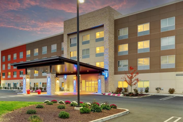 Holiday Inn Express & Suites - Middletown - Goshen by IHG
