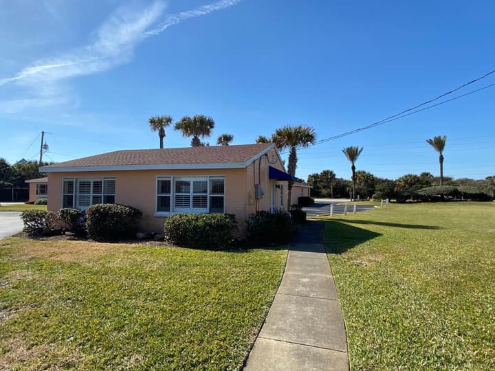Coral Sands Inn