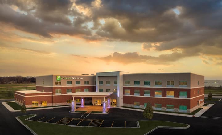 Holiday Inn Express & Suites - Lockport by IHG