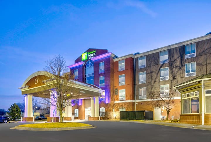 Holiday Inn Express Hotel & Suites Kansas City - Grandview by IHG
