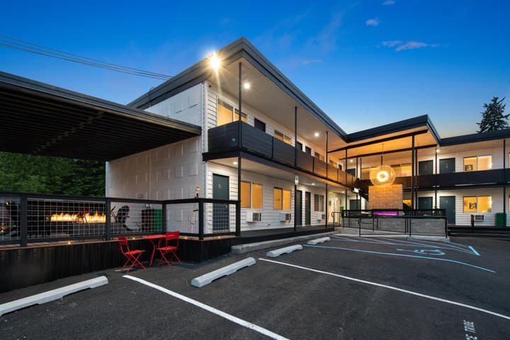 Hotel McCoy Pullman - Art, Coffee, Beer, Wine