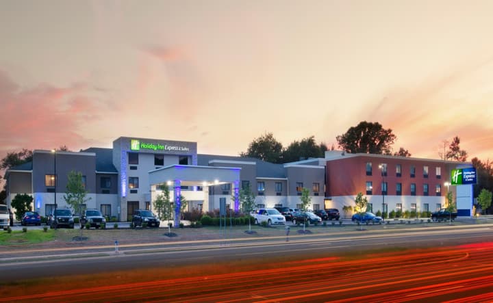 Holiday Inn Express & Suites - Williamstown - Glassboro by IHG