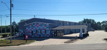 Dragonfly Inn & Suites