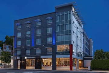 Holiday Inn Express & Suites Jersey City - Holland Tunnel by IHG