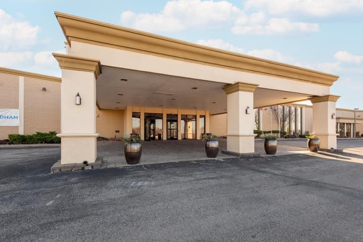 Wyndham Omaha Hotel - West Dodge