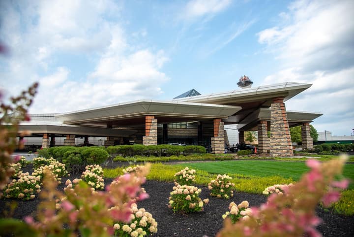 Mohegan Pennsylvania Casino Resort - Adults Only