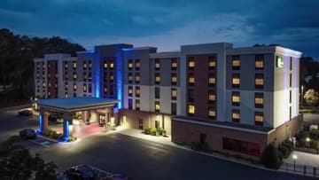 Holiday Inn Express & Suites Newport News by IHG