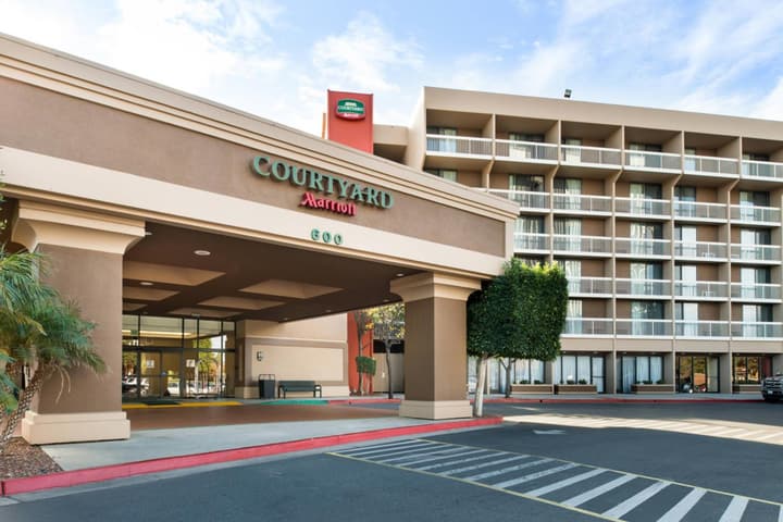 Holiday Inn Oxnard - Ventura by IHG