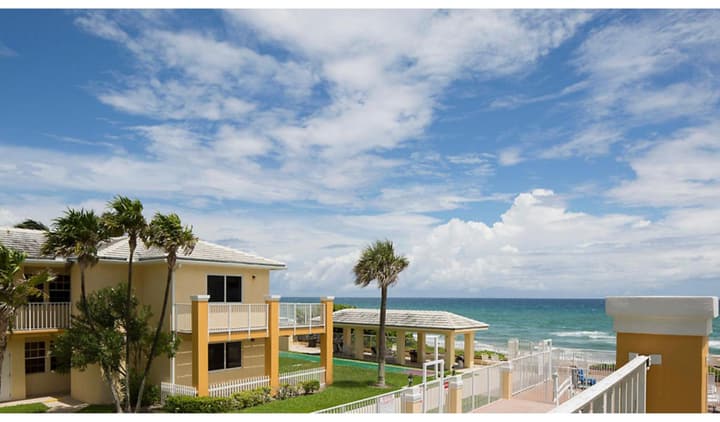 Gulfstream Manor
