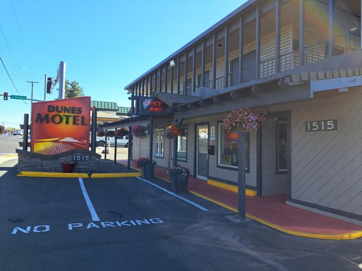 Dunes Motel - Bend