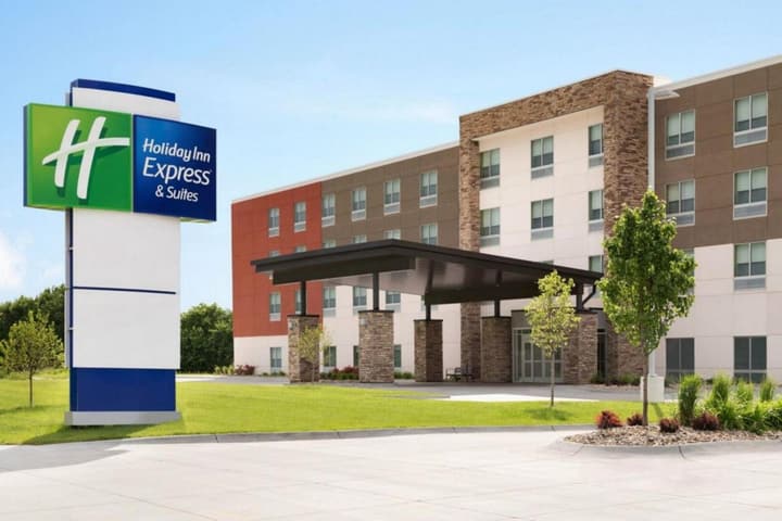 Holiday Inn Express & Suites Mansfield - Ontario by IHG