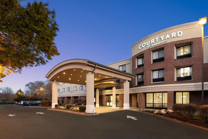 Courtyard Wall at Monmouth Shores Corporate Park