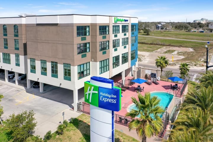 Holiday Inn Express - Gulfport Beach by IHG