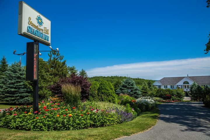 Strawberry Hill Seaside Inn