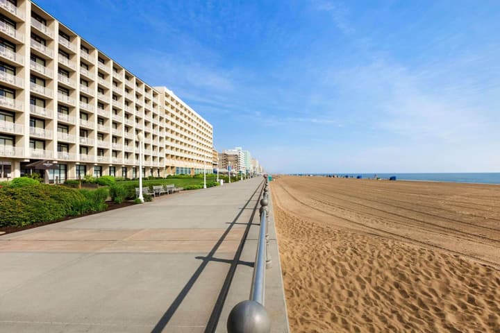 Country Inn & Suites by Radisson, Virginia Beach Oceanfront