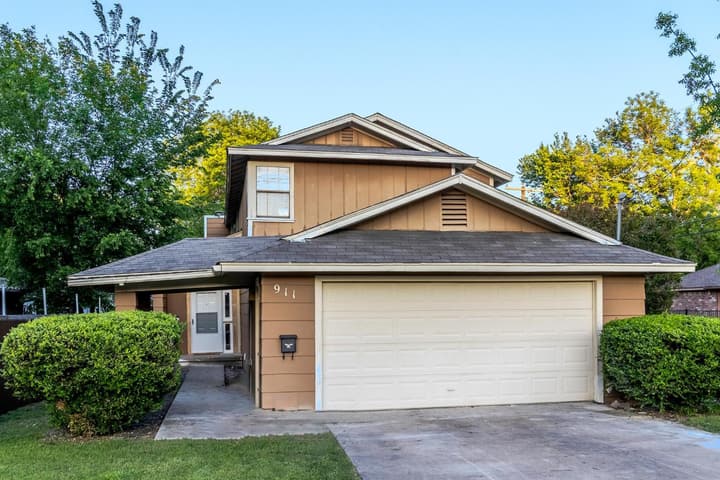 Prime Location - 3bd with BBQ